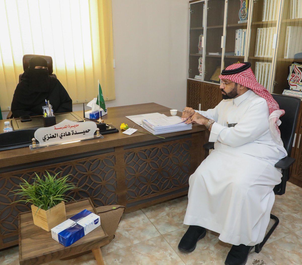 moe_hud's tweet photo. تفقد المدير العام لـ #تعليم_الحدود_الشمالية بعد ظهر اليوم المدرسة الخامسة عشرة الثانوية بعرعر. https://t.co/ZRAL9VeGae