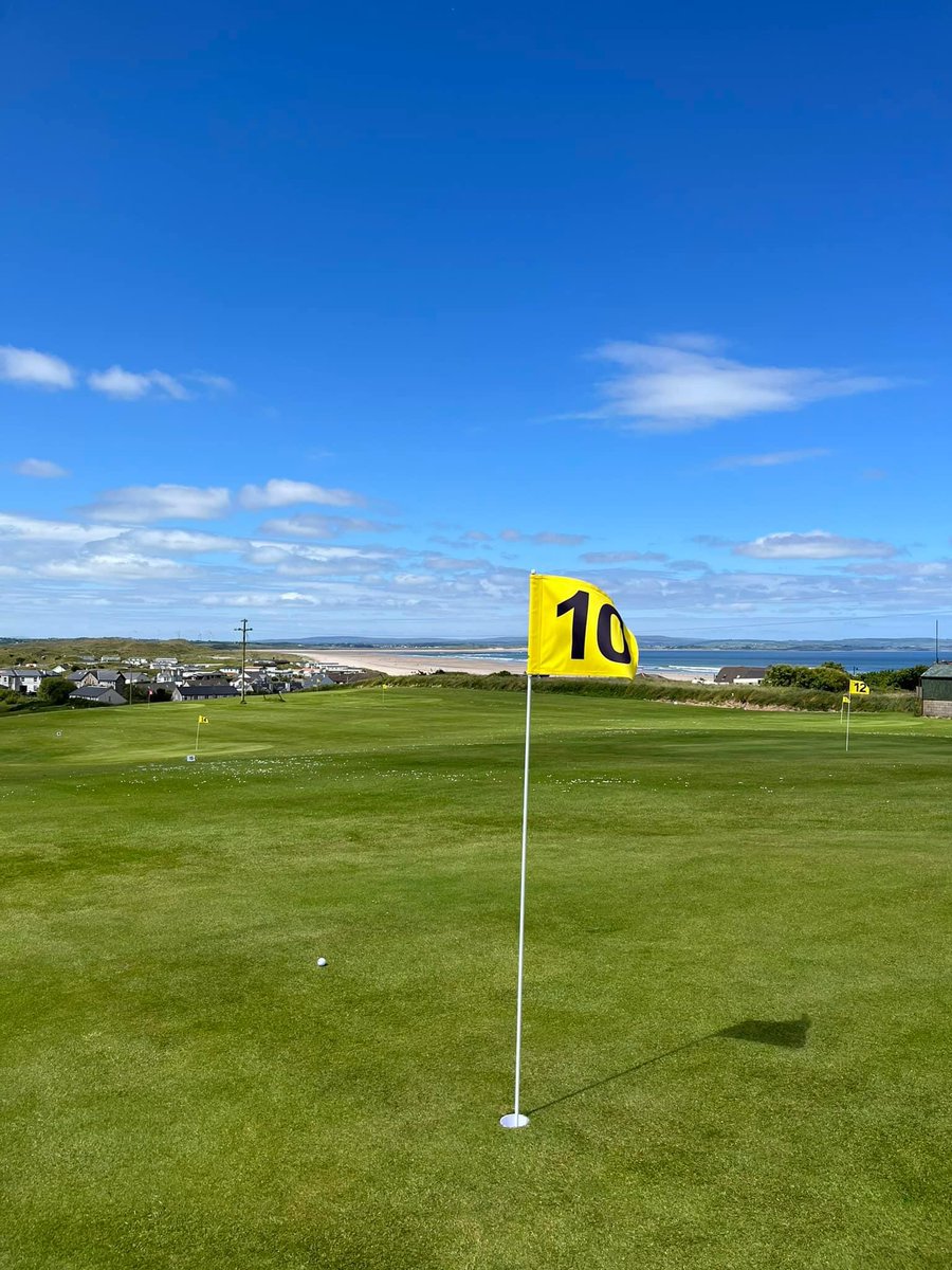 Enniscrone Pitch &amp; Putt is open for the summer season. A great way to spend a sunny day - practising your swing while overlooking scenic views of Enniscrone Beach ⛳️

#DiscoverEnniscrone #KeepDiscovering #EnniscronePitchAndPutt