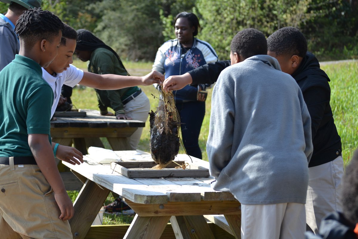 MSALSeaGrant (@msalseagrant) on Twitter photo Team Blog: Educator Troy Latham tells us how <a href="/EnvirStudiesCen/">Environmental Center</a> students get real-world experience tackling watershed pollution. The center uses an <a href="/OspreyInitiativ/">Osprey Initiative</a> floating boom to reduce pollution. masgc.org/article/real-l… Team Blog: Educator Troy Latham tells us how <a href="/EnvirStudiesCen/">Environmental Center</a> students get real-world experience tackling watershed pollution. The center uses an <a href="/OspreyInitiativ/">Osprey Initiative</a> floating boom to reduce pollution. masgc.org/article/real-l…