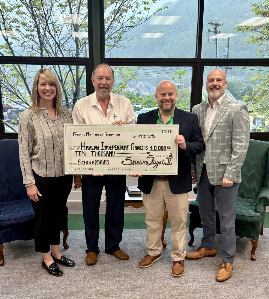 $10,000 Awarded to Harlan High School harlan-ind.k12.ky.us/o/hisd/article…