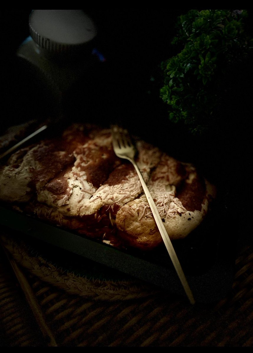 nishieeta's tweet photo. Whisp of crispy air &amp; 
Evening Baking scenes 🤍
#Stuffedbread
#garlicandcheese https://t.co/1M954DKLNZ