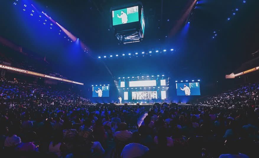 TheRobeWay's tweet photo. At the Legacy Area in Birmingham, AL, Backstage Productions worked with Rock City Church &amp; helped create the Easter lighting design using 40 @Robelighting #iFORTE, 26 #iSpiider &amp; 16 #iESPRITE luminaires.

#therobeway #robelighting #backstageproductions #worshiplighting https://t.co/lcT80NMGWr