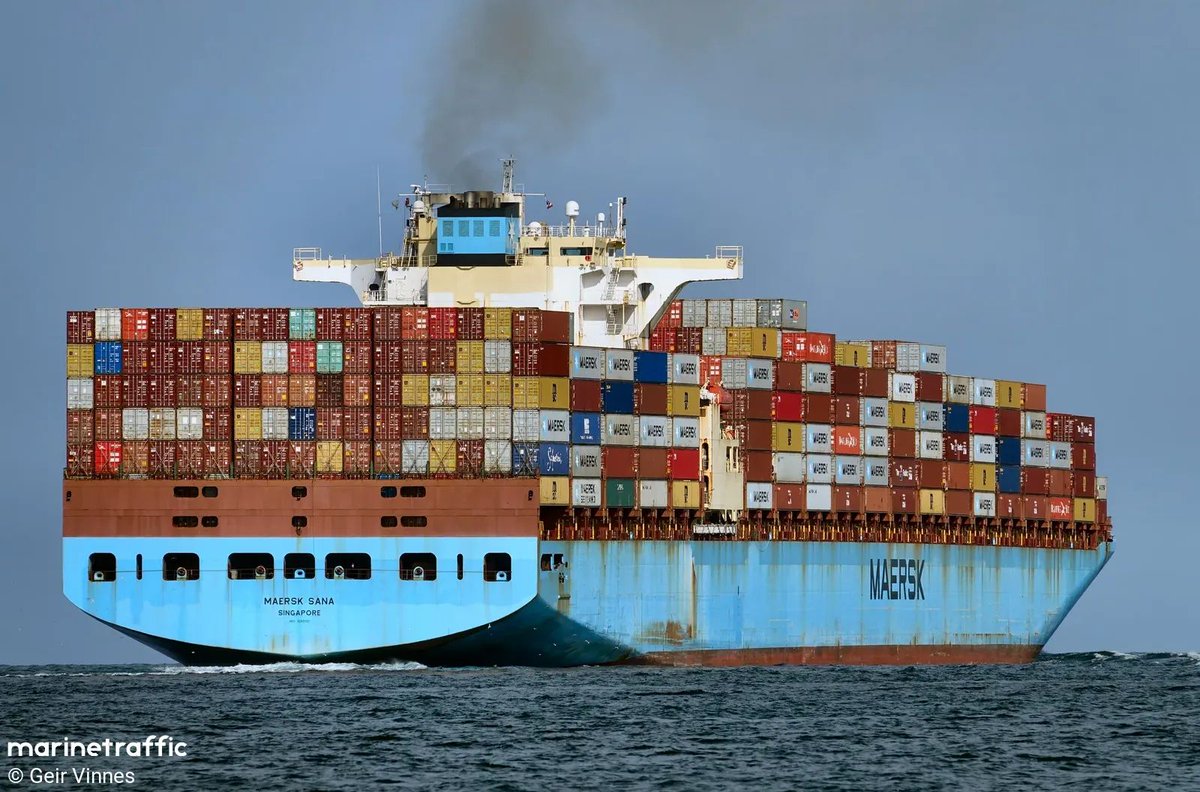 riskiomap's tweet photo. 🚨 Distress Alert 🚨
M/V Maersk Sana disabled and adrift at 31°52.50'N 057°48.55'W after engine explosion. Two crew members severely burned.

⚠️ Vessels in the area: keep a sharp lookout and assist if possible.
#Mayday #MaritimeSafety #SAR https://t.co/DLcJf8dTP4