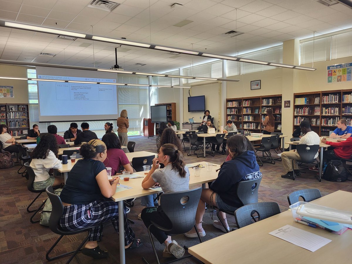 patti_ad's tweet photo. #Superintendentstudentadvisorycouncil
#Seniorcelebration
#20252026planning
@wsfcs
@careercenter https://t.co/Hg7iW7LAnp