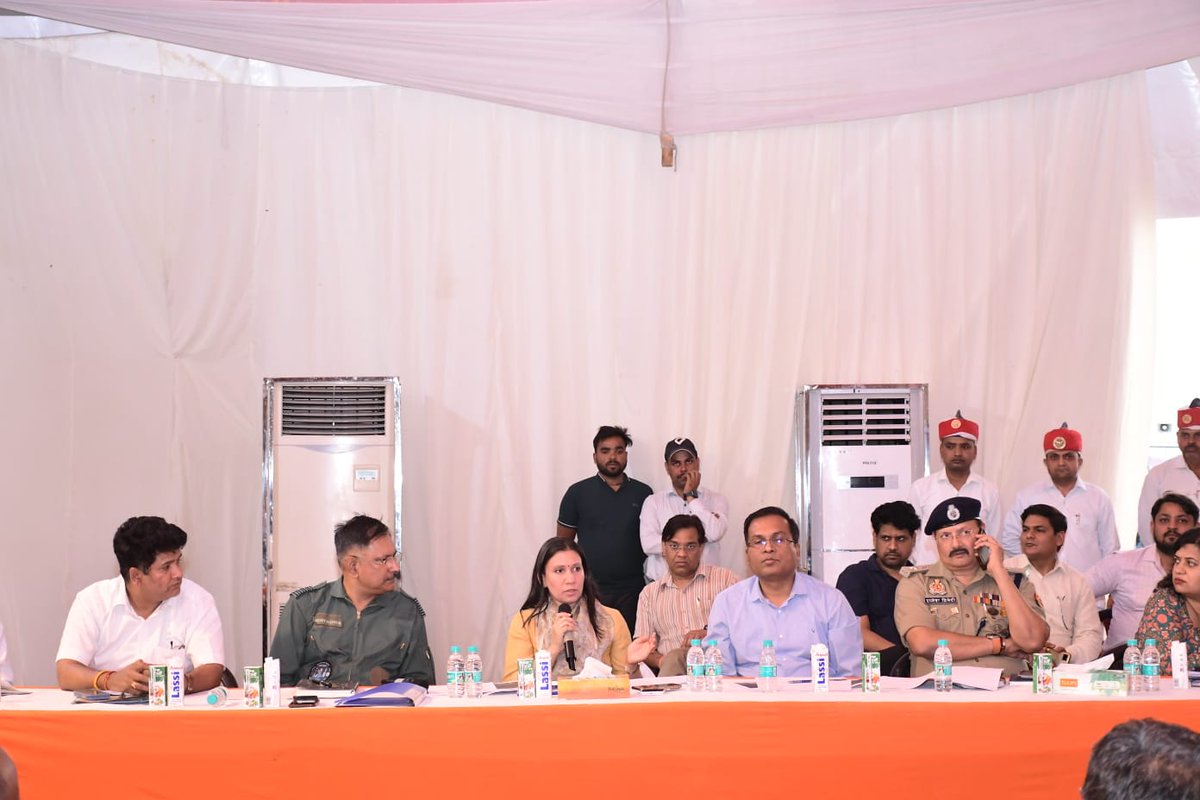 Commissioner, Bareilly Division (@commissionerba1) on Twitter photo рдЖрдпреБрдХреНрдд <a href="/CommissionerBa1/">Commissioner, Bareilly Division</a> рджреНрд╡рд╛рд░рд╛ рдЬрдирдкрдж рд╢рд╛рд╣рдЬрд╣рд╛рдБрдкреБрд░ рдХреА рддрд╣рд╕реАрд▓ рдЬрд▓рд╛рд▓рд╛рдмрд╛рдж рдореЗрдВ #рдЧрдВрдЧрд╛_рдПрдХреНрд╕рдкреНрд░реЗрд╕_рд╡реЗ рд╣рд╡рд╛рдИ рдкрдЯреНрдЯреА рдкрд░ рдЗрдорд░рдЬреЗрдиреНрд╕реА рд▓реИрдбрд┐рдВрдЧ рдлреИрд╕рд┐рд▓рд┐рдЯреА рджрд┐рдирд╛рдВрдХ 02-05-2025 рд╕реЗ рд╕рдлрд▓рддрд╛рдкреВрд░реНрд╡рдХ рдЖрд░рдореНрдн рдХрд░рд╛рдпреЗ рдЬрд╛рдиреЗ рд╣реЗрддреБ рд╕рдореАрдХреНрд╖рд╛ рдмреИрдардХ рдХреА рдЧрдпреАред рдЖрдпреБрдХреНрдд <a href="/CommissionerBa1/">Commissioner, Bareilly Division</a> рджреНрд╡рд╛рд░рд╛ рдЬрдирдкрдж рд╢рд╛рд╣рдЬрд╣рд╛рдБрдкреБрд░ рдХреА рддрд╣рд╕реАрд▓ рдЬрд▓рд╛рд▓рд╛рдмрд╛рдж рдореЗрдВ #рдЧрдВрдЧрд╛_рдПрдХреНрд╕рдкреНрд░реЗрд╕_рд╡реЗ рд╣рд╡рд╛рдИ рдкрдЯреНрдЯреА рдкрд░ рдЗрдорд░рдЬреЗрдиреНрд╕реА рд▓реИрдбрд┐рдВрдЧ рдлреИрд╕рд┐рд▓рд┐рдЯреА рджрд┐рдирд╛рдВрдХ 02-05-2025 рд╕реЗ рд╕рдлрд▓рддрд╛рдкреВрд░реНрд╡рдХ рдЖрд░рдореНрдн рдХрд░рд╛рдпреЗ рдЬрд╛рдиреЗ рд╣реЗрддреБ рд╕рдореАрдХреНрд╖рд╛ рдмреИрдардХ рдХреА рдЧрдпреАред