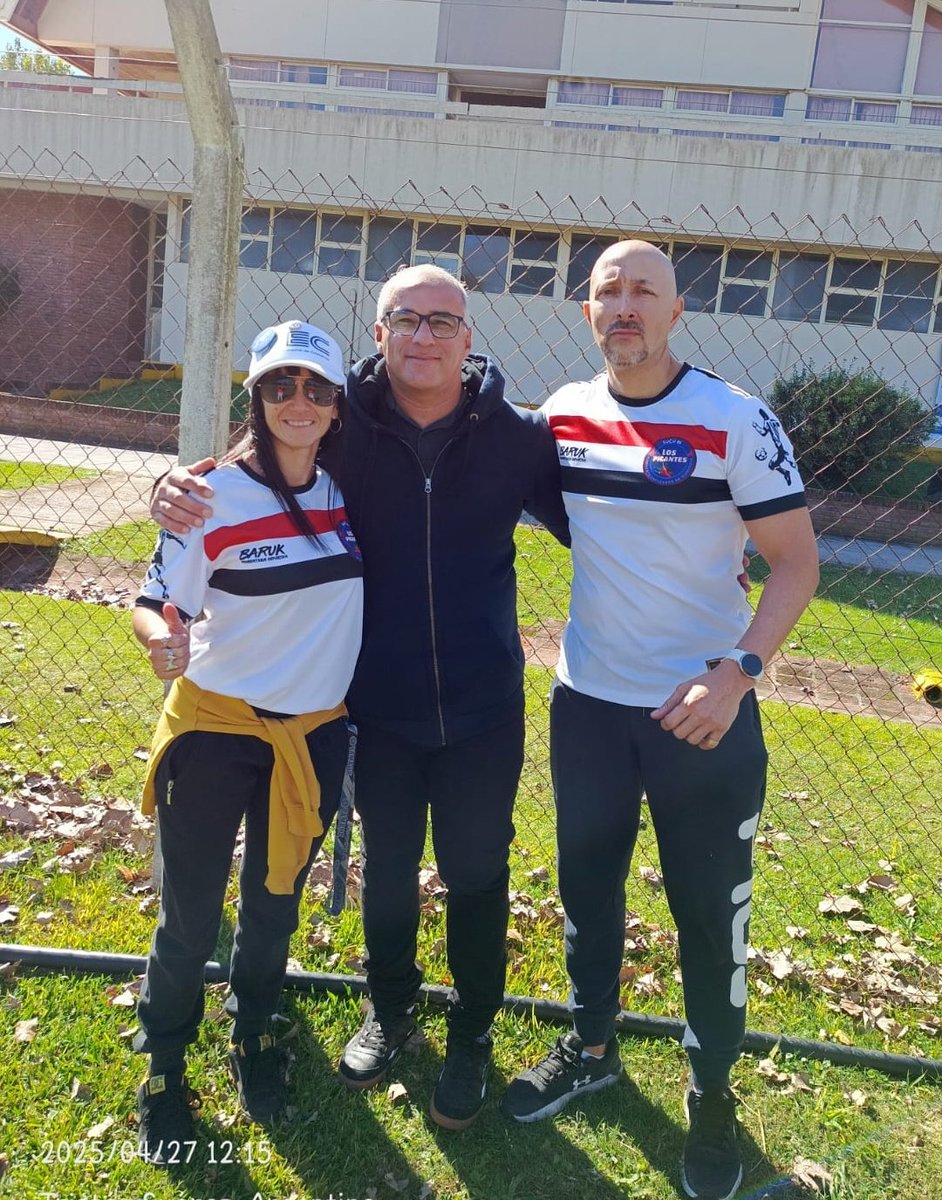 Domingo en nuestra casa de Ezeiza con los compañeros <a href="/CarlosPerezSEC/">Carlos Pérez</a>    <a href="/VaneRamos1402/">Vanesa Ramos</a> <a href="/BuffonePablo/">Pablo Buffone</a> linda jornada con ellos. #soysec #Soyazul