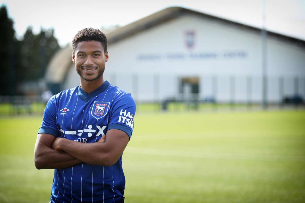 🇮🇹⚽️🤑 L'Ipswich Town è retrocesso e dunque è decaduto l'obbligo di riscatto per Cajuste: il centrocampista tornerà al #Napoli ma probabilmente verrà ceduto in estate 🤑⚽️🇮🇹