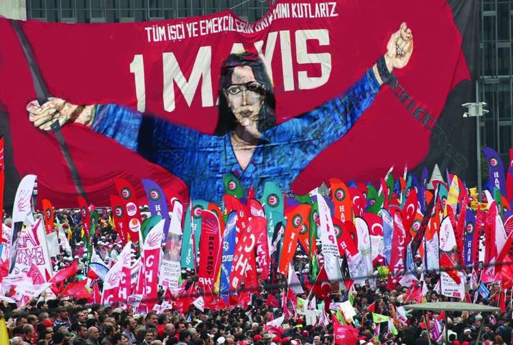 Tarım Orkam-Sen Genel Merkezi (@tarim_orkam_sen) on Twitter photo #1Mayıs’ta kadın talepleri: Sendikacılar kadın yoksulluğuna son verecek taleplerin peşinde başlığı ile röportaj gerçekleştiren <a href="/kadin_isci/">Kadın İşçi</a> haber platformuna, Genel Başkanımız Serap Baysal'da değerlendirme yaptı.
Baysal, “Sefalet ücretlerine mahkûm olmak istemeyen kadınlar olarak, #1Mayıs’ta kadın talepleri: Sendikacılar kadın yoksulluğuna son verecek taleplerin peşinde başlığı ile röportaj gerçekleştiren <a href="/kadin_isci/">Kadın İşçi</a> haber platformuna, Genel Başkanımız Serap Baysal'da değerlendirme yaptı.
Baysal, “Sefalet ücretlerine mahkûm olmak istemeyen kadınlar olarak,