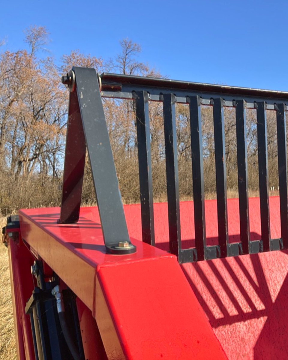 This RR900 is hungry for some rocks! Who else is rocking one this spring? 🪨🌱 

#RockPicking #FarmEquipment #AgPhotos #RiteWayRockPicker