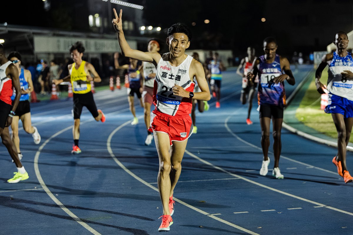 「トラックは日本選手権以来っすよ」松枝はそういいながら日体大のトラックに現れた。「頼むで」と松枝に声をかけると「何を」と返事がきた。「スパートだよ。全米が泣いたスパートを頼むよ」と背中を叩くと松枝は笑いながらアップに出かけた。