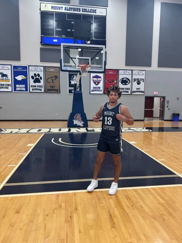 westpasports's tweet photo. Craig Riddle II is set to return to college hoops next fall. The Virginia native is off to Mount Aloysius College and looks forward to being a Mountie.

Learn about his journey back to the hardwood👇🏀

📸: Recruit GFX

https://t.co/Xj2iZjYzYI https://t.co/UCYwXPjIyJ