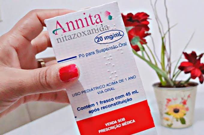 Anitta está enfrentando a Farmoquímica, proprietária da licença das grafias “Annita” e “Anitta” para uso em medicamentos desde 2004, após a marca solicitar ampliação para produtos de cosméticos, no INPI.

Além da FQM, ela também entrou com ação contra uma produtora de gim.