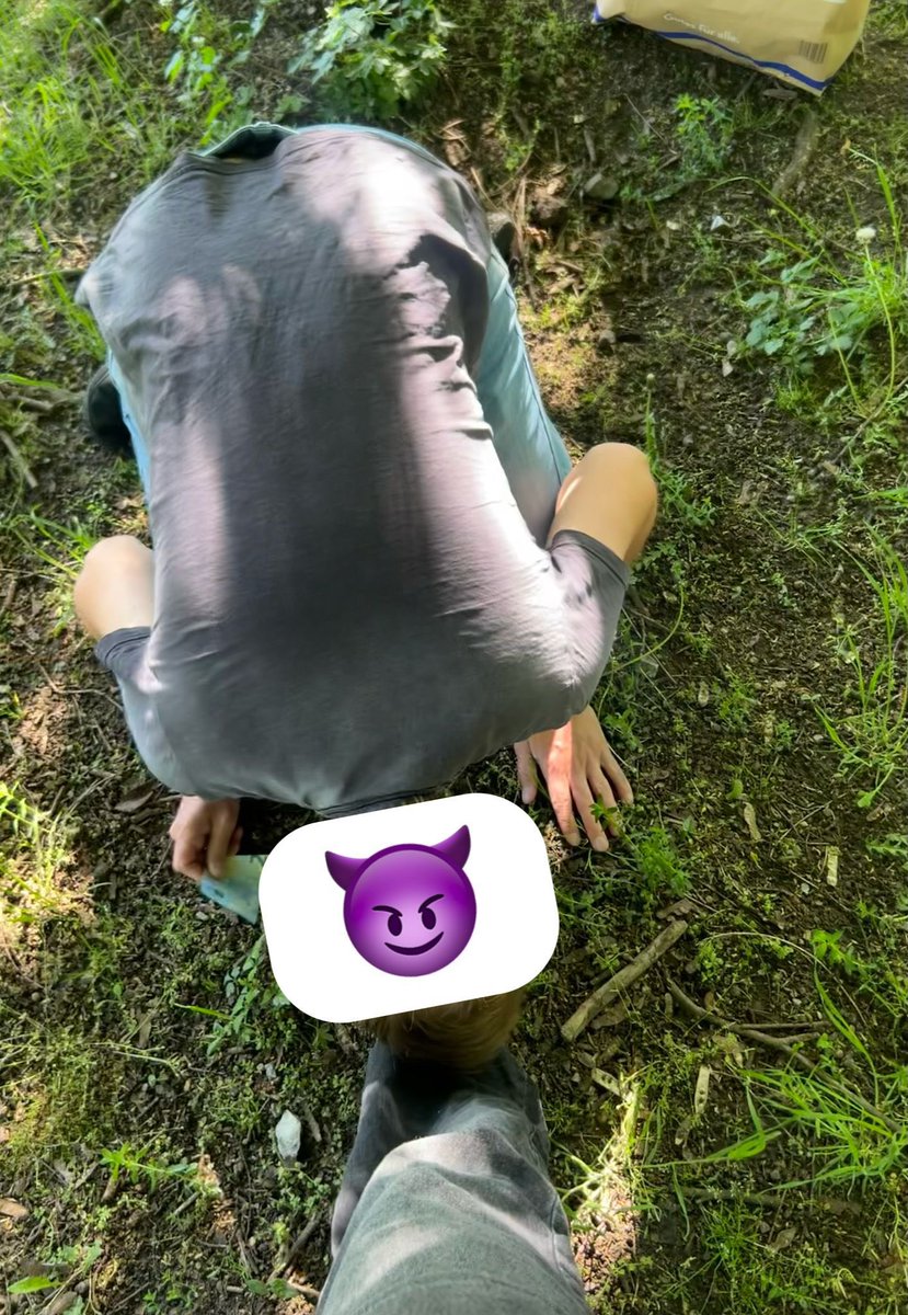 coraigmm's tweet photo. Kleine Zahlsau hat mir schön meinen Einkauf bezahlt und durfte dann meine Schuhe küssen😈 #cashandgo #geldsklave #zahlschwein @Sklave_Ruhrpott https://t.co/iHzAr3W0mf