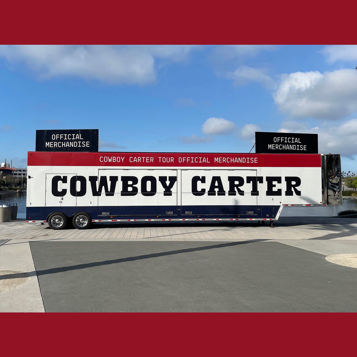 COWBOY CARTER OFFICIAL MERCH TRUCK 🤠 Opens at 2pm PT at Gate 8, no ticket required.