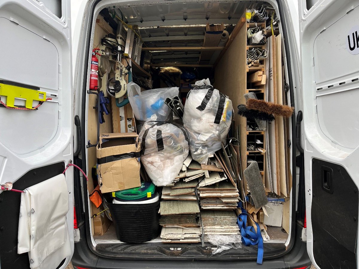 DVSAEnforcement's tweet photo. #Court result from #KingsLynn Magistrates👇
Light goods vehicle overloaded by1️⃣2️⃣8️⃣0️⃣kg❌
Referred to Court✅
Successfully prosecuted✅
Driver Fined: £1️⃣7️⃣5️⃣2️⃣
Operator Fined: £2️⃣6️⃣1️⃣2️⃣
#DVSA #SaferRoads #Overloaded #CourtResult #TooHeavy https://t.co/N4lW9Iz9MG