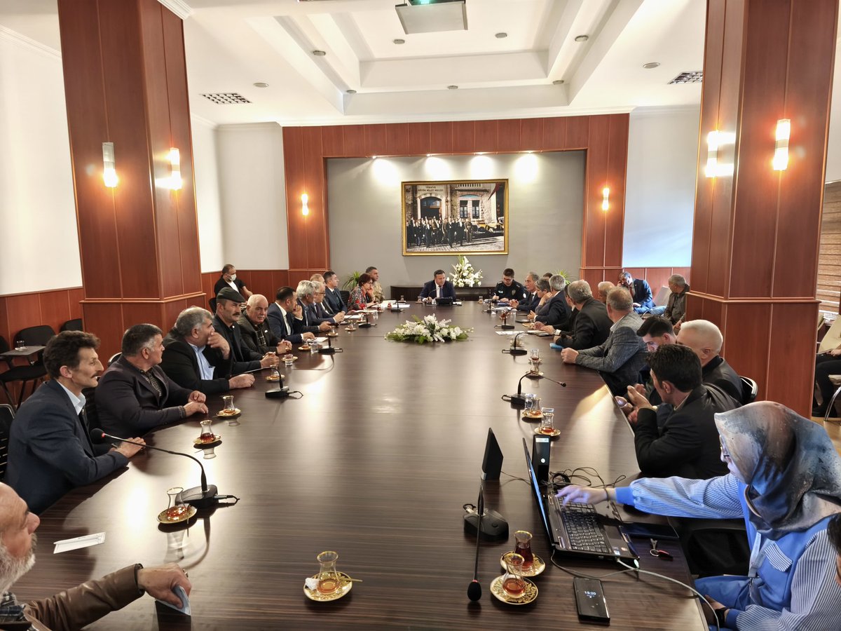 Muhtarlık Bilgi Sisteminin kullanımı ve Resmi Yazışmalar konusunda bilgilendirme,istişare ve değerlendirme toplantısı gerçekleştirildi.