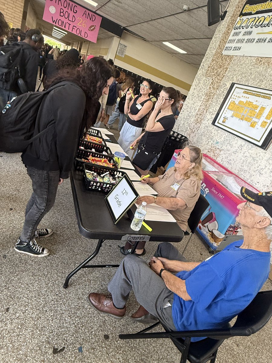 Last week, our wonderful PTSA honored our amazing students with an Honor Roll Ice Cream Social for the 3rd Nine Weeks!
Congratulations to all who made the honor roll — your hard work and dedication paid off, and we are so proud of you!