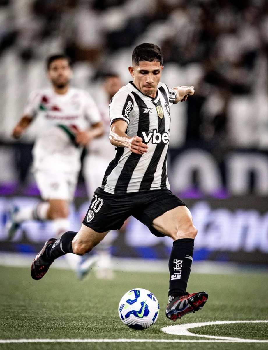 Movimento Ninguém Ama Como a Gente iniciou uma campanha para a criação de um bandeirão para Savarino.

Peça fundamental e ídolo, a situação já chegou no venezuelano e será homenageado. 🇻🇪 

— <a href="/MovNacag/">Mov. Ninguém Ama Como a Gente</a>