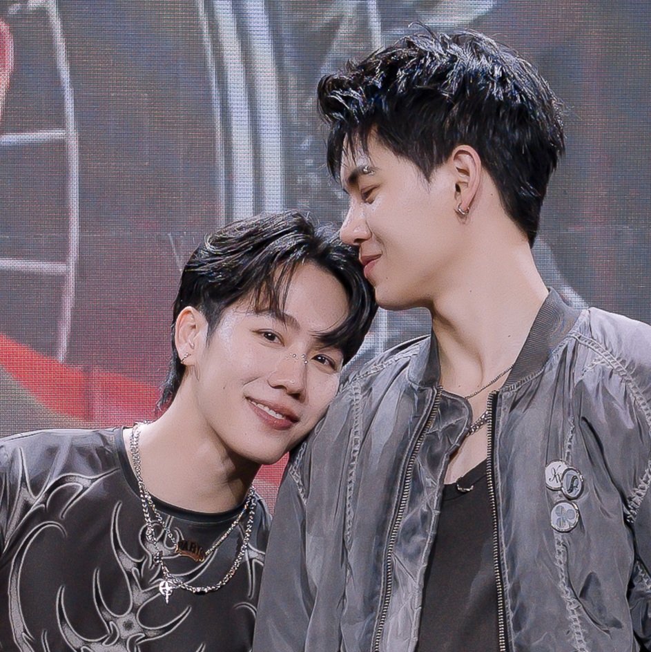 schwn_'s tweet photo. อยากมีพี่วอร์ให้เติมมั่งอะ 😔

@yinyin_anw #yinyin_anw
@warwanarat #warwanarat
#หยิ่นวอร์ 
#YinWarExclusiveFMinVietnam https://t.co/leR7xt09tI