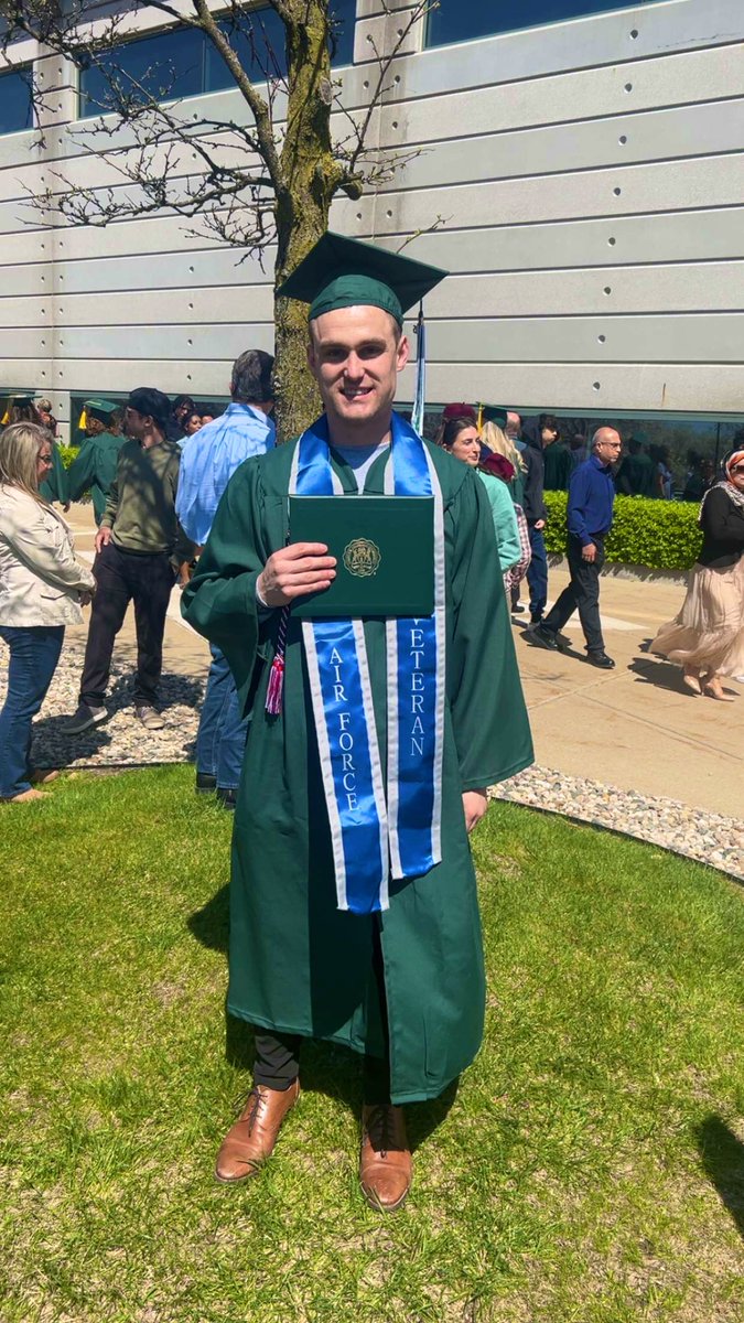 Vraballer's tweet image. Eastern Michigan Eagle for life 🦅🎓
#TruEMU