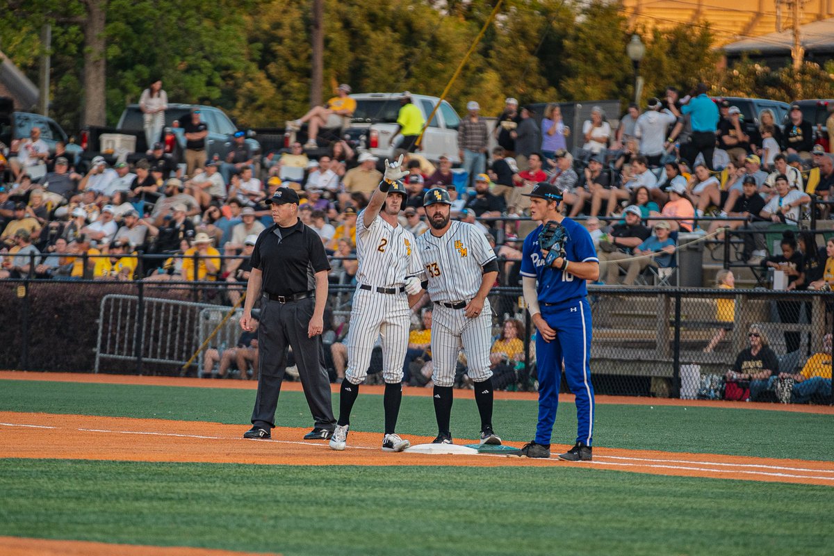 𝐍𝐨𝐰 𝐏𝐥𝐚𝐲𝐢𝐧𝐠: Whatever You Want!

Submit your favorite songs for a chance to hear them at The Pete tomorrow night!

🎵: smttt.info/3YROf2K

#EverythingMatters | #SMTTT