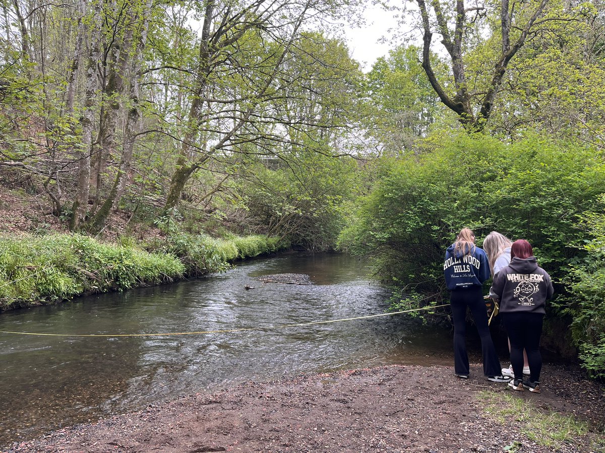 Our S3 Geographers had a very successful day collecting data at the River Ugie to determine its relationship to the Bradshaw Model 🌊🐠@FraserburghAcad