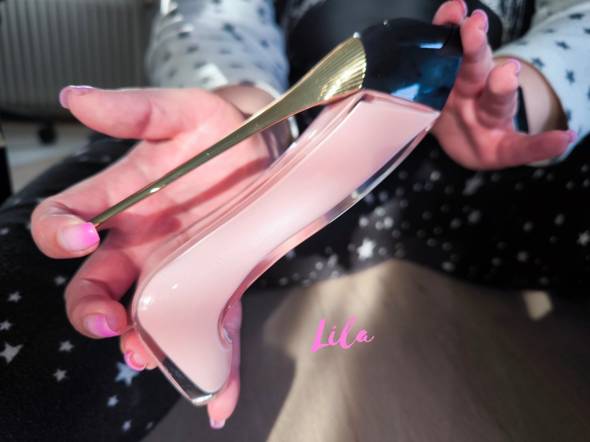 Ich habe mir ein neues Parfüm gegönnt und du kleines Drecksstück 🖕🏻 wirst es mir bezahlen. Damit die Göttin gut riecht du kleiner Wixxer. 😈💵🧎🏼‍♂️

#fetisch #fetish #göttin #loser #goddess #zahlschwein #herrin #sklave #geldherrin #zahlsklave #findom #paypig