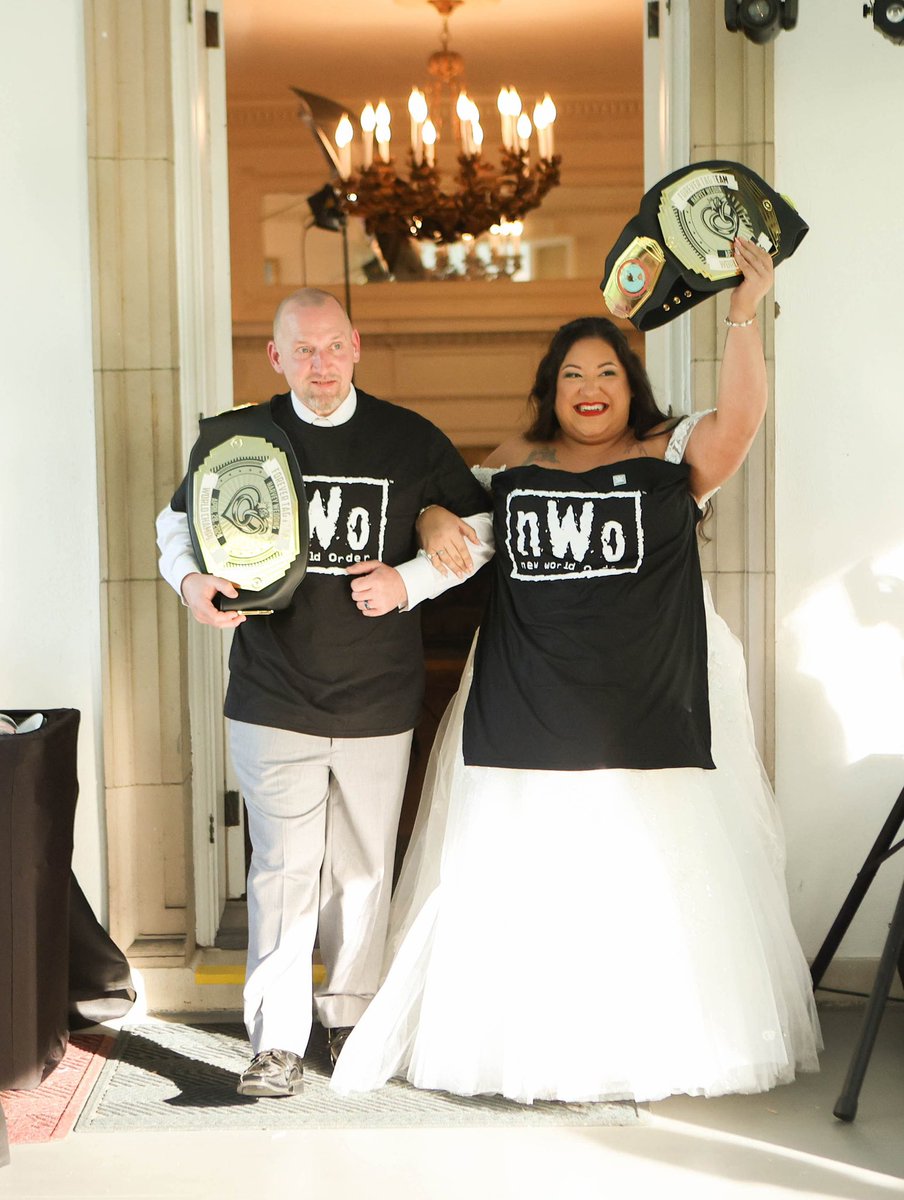 plus_lindsey's tweet photo. Today makes one whole year since Derek and I became the FOREVER TAG TEAM CHAMPIONS of the world, with the help of Mr. @EBischoff!  

Happy 1st wedding anniversary to my tag team partner 4L!  #nWo https://t.co/OeCRCN008e