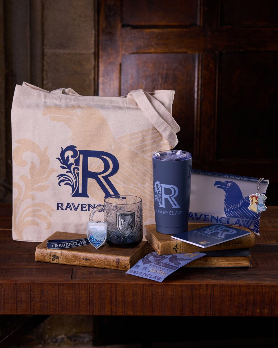 harrypottershop's tweet photo. The Diadem’s not the only thing we slay in 💙
The new house mascot range? It just gets us. Available at the official Harry Potter Shops globally and online: https://t.co/5zsBzGyQXM.
#Ravenclaw #HousePride https://t.co/W8kmo6ZT8r