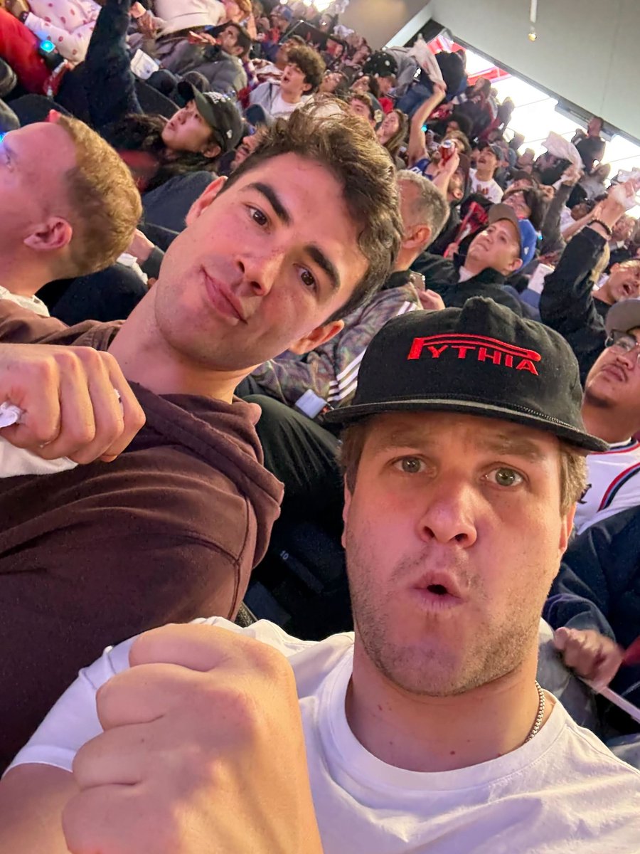 TicketManager's tweet image. 🚨 We’re #Hiring 🚨

People → Product → Profit. In that order.

Just ask Bobby—he was #BeThere for Clippers vs. Nuggets Game 4 🏀🔥 Every team member gets a quarterly stipend to experience the events we power.

Apply now 👉 ticketmanager.com/careers

#TicketManager #SportsJobs