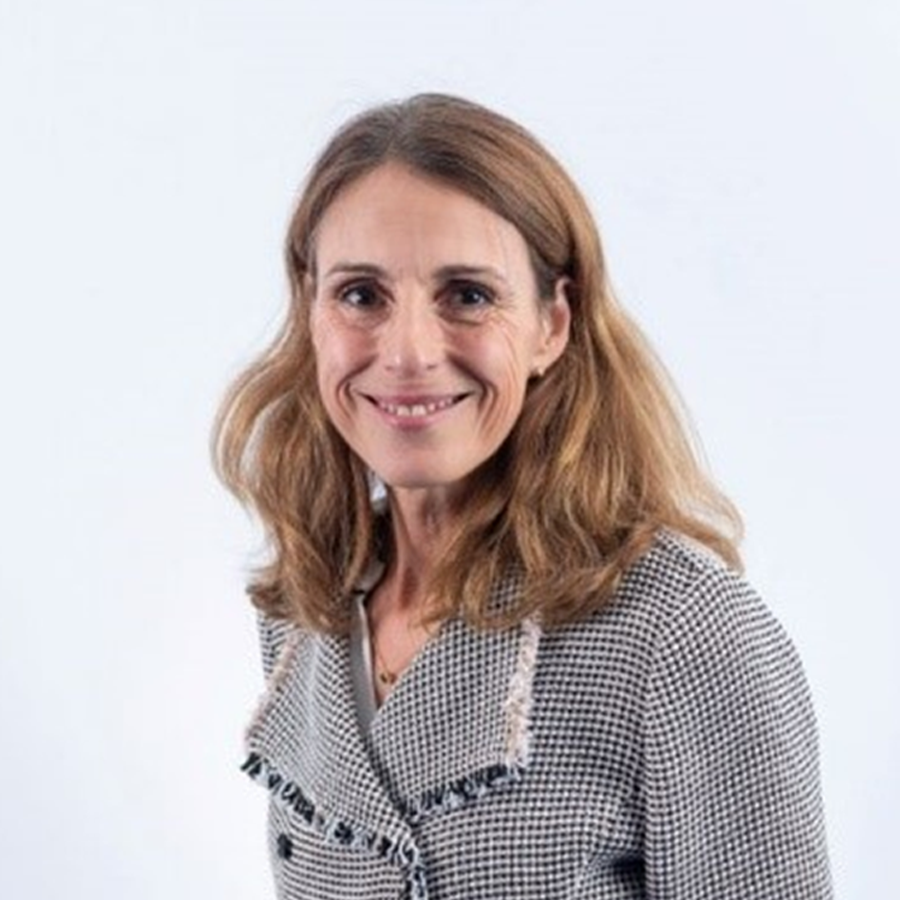 Professor Isabel Oliver has started today as new Chief Medical Officer for Wales.🏴󠁧󠁢󠁷󠁬󠁳󠁿

"It's an honour to be appointed and I'm very excited to work with our dedicated health professionals and communities to create a Healthier Wales and safeguard our NHS."
👇
gov.wales/new-chief-medi…