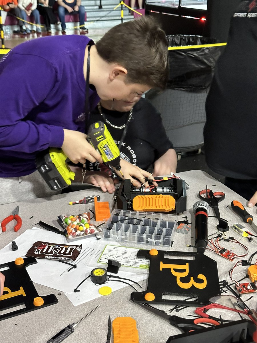 kilobots's tweet image. ICYMI: Kilobots made history! Huge thanks to all schools, teams, teachers, coaches & volunteers. Congrats to Team WASP — our 2025 Champion! More highlights coming soon! Subscribe for updates — link in bio. #Kilobots #STEM #Robotics
