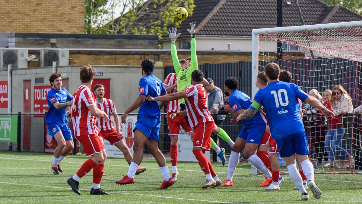 Bowers &amp; Pitsea 0 Whitehawk 1

Pics from final game of the season as Hawks wind up with a win in Essex

flickr.com/photos/agschof…