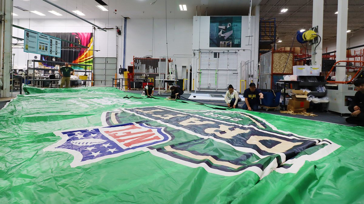 OlympusGroup's tweet photo. Behind the Scenes of the 2025 NFL Draft

Our team had the honor of producing the stage's roof banner for the 2025 NFL Draft held this weekend in Green Bay, Wisconsin — an event that's expected to be the 3rd most attended NFL Draft ever!

#NFLDraft2025 #GreenBay #Packers #NFLDraft https://t.co/GXmmhUQvbU