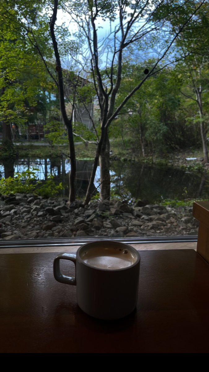 Coffee makes Monday a little better ☕️