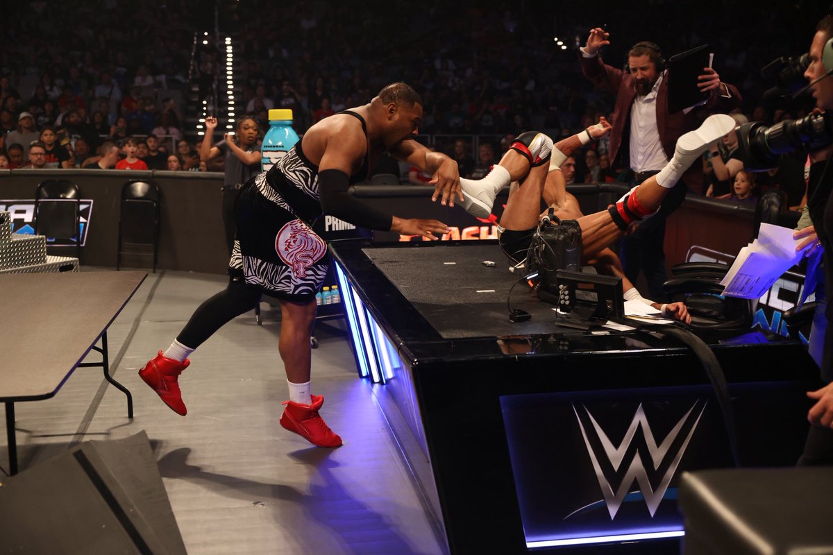 USANetwork's tweet image. This TLC Match on #SmackDown was an absolute instant classic! #WWE