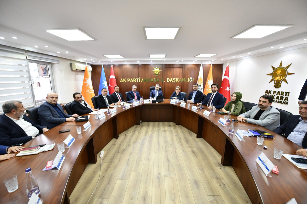 AkpartiAnkara's tweet photo. İl Başkanımız @hakanhanozcan başkanlığında haftalık olağan İl Yürütme Kurulu Toplantımızı gerçekleştirdik. https://t.co/VnbT9RzjtT