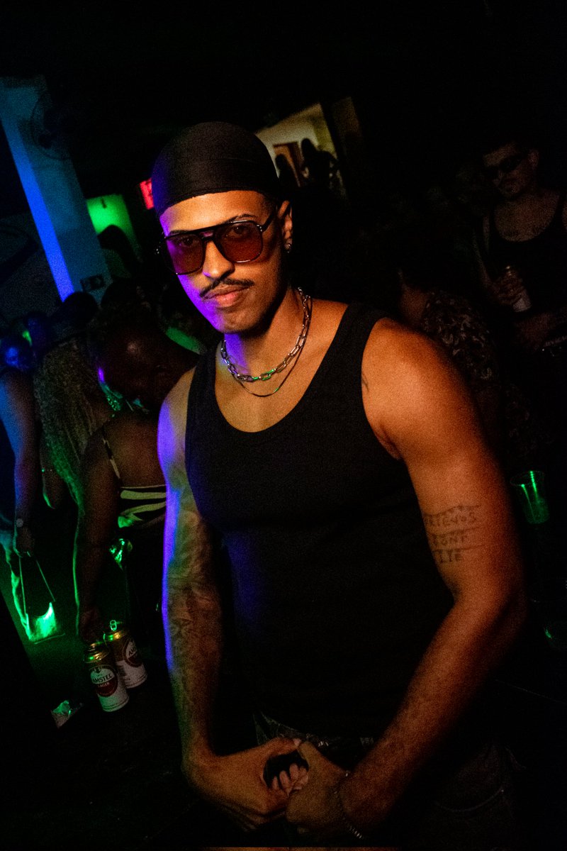 As fotos da última MY BOO tão no ar e tão um ABSURDO! 📸✨️
Se achou seu clique, já sabe: marca a gente e o fotógrafo @/chagasdav e não esquece de dar aquele crédito para fortalecer!
Nos vemos na próxima? 😉