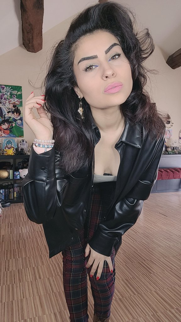 MooniaDg's tweet image. 🌙🌸✨️🌑✨️🌸🌙
.
.
#selﬁe #photo #geekette #geek #photography  #photo #model #mode #modele #modèle #style #makeup