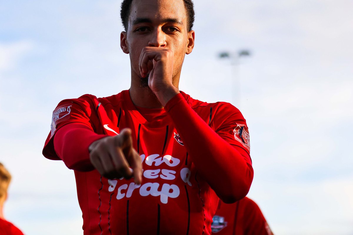 Been a privilege wearing the shirt and playing at the pan this season, thankyou to the fans for the unreal support <a href="/LewesFCMen/">Lewes FC Men</a> ❤️🖤
Time to rest and recharge ⚡️🔋