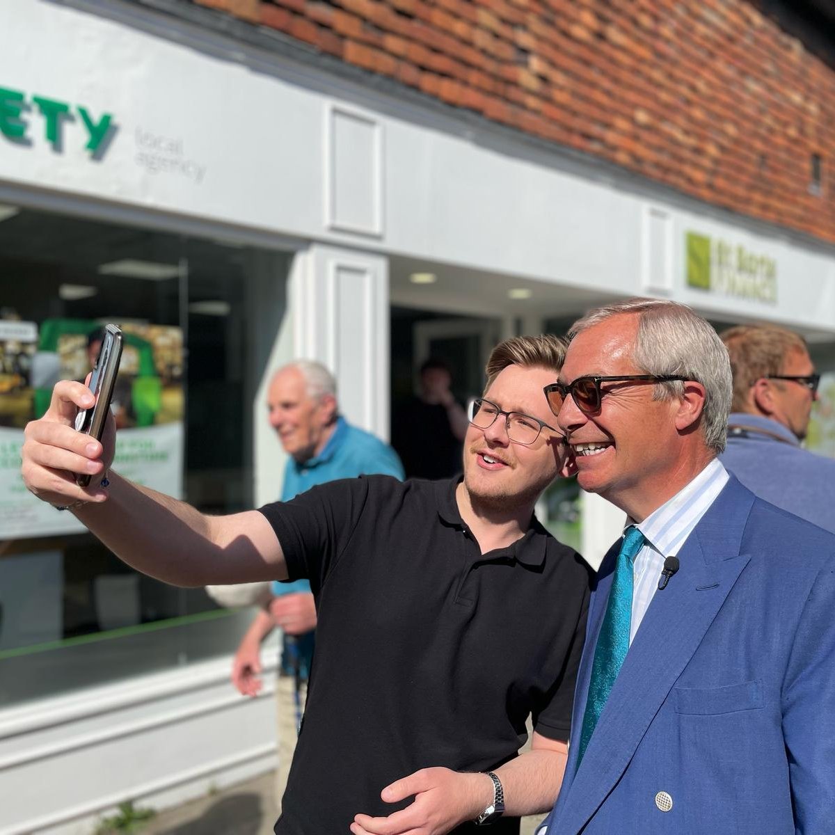 Tom Leaman (@tomleaman_) on Twitter photo Nigel Farage called Wiltshire Council “woke” and accused it of “virtue signal spending” during a visit to Salisbury ahead of this week's local elections
Interview with <a href="/journalupdate/">Salisbury Journal</a>: tinyurl.com/yvz6k6fv Nigel Farage called Wiltshire Council “woke” and accused it of “virtue signal spending” during a visit to Salisbury ahead of this week's local elections
Interview with <a href="/journalupdate/">Salisbury Journal</a>: tinyurl.com/yvz6k6fv