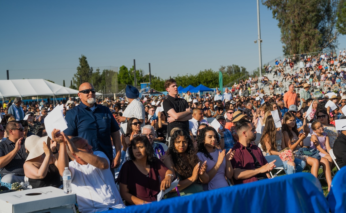 CSUBakersfield's tweet photo. 🎓🎟️ The guest tickets for commencement are officially open! #CSUB2025 grads should have received the email with all the information on Friday morning. We can't wait to celebrate this joyous time with you in just a couple of weeks! 🎓 ✨
#CSUBGRAD #commencementseason https://t.co/iukypJPn4z