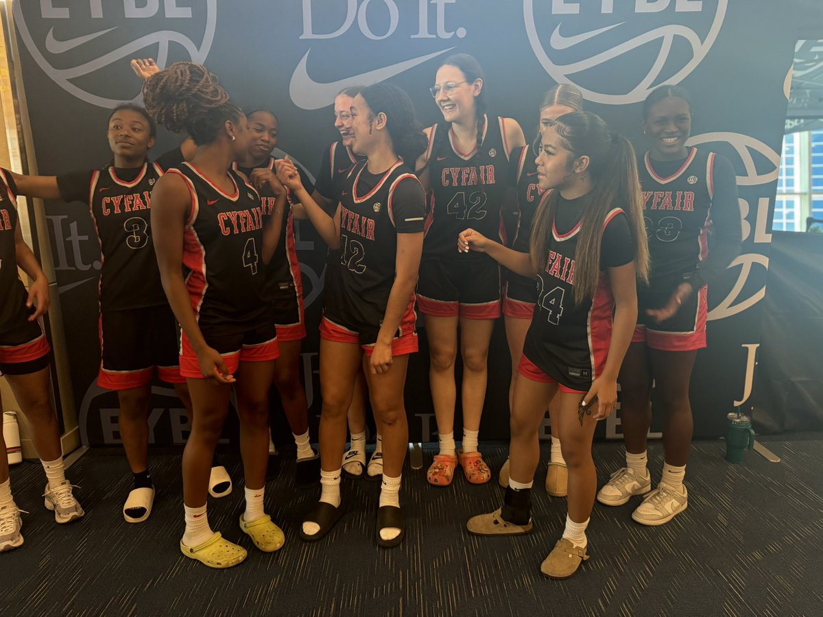 TallLiz2027's tweet image. #2025EYBL Session 1 Fun #Road2CHI  @CFEliteSports