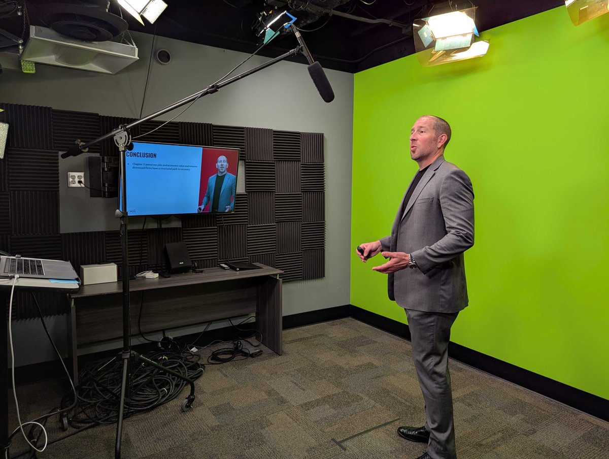UGA_Online's tweet photo. Always a pleasure to have Terry College of Business's Mike Schuster in the studio for his online course development!
@terrycollege
#TerryCollegeOfBusiness #UGAOnline #UGABusiness #OnlineLearningUGA #HigherEdOnline #GreenScreenMagic #TerryDawgs #OnlineMBA #MPAcc https://t.co/8jp8TKTi8i