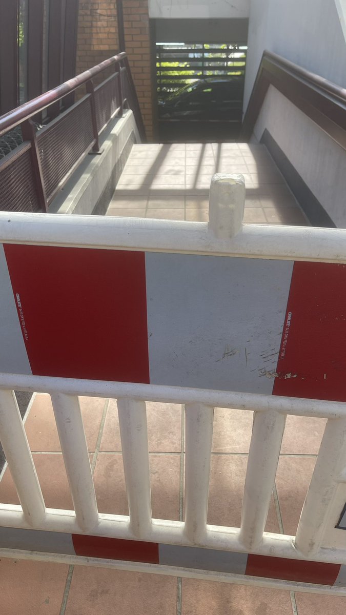 Seniorenvertretung Spandau (@seniorenspandau) on Twitter photo Unsere Initiative zur Sanierung der maroden Parkhaustreppe im Contipark Stabholzgarten #Spandau zeigt Wirkung! Die gefährliche Treppe vom Oberdeck nach unten ist gesperrt worden! Nun hoffen wir auf die baldige Sanierung. Danke für die Unterstützung <a href="/tanja_franzke/">Tanja Franzke</a>! #senioren Unsere Initiative zur Sanierung der maroden Parkhaustreppe im Contipark Stabholzgarten #Spandau zeigt Wirkung! Die gefährliche Treppe vom Oberdeck nach unten ist gesperrt worden! Nun hoffen wir auf die baldige Sanierung. Danke für die Unterstützung <a href="/tanja_franzke/">Tanja Franzke</a>! #senioren