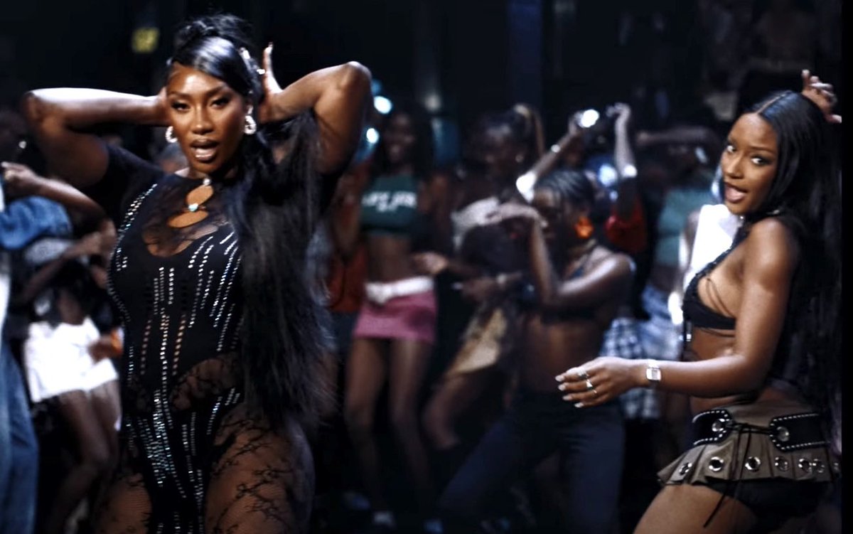 booska_p's tweet image. 🔥 | Découvrez les finalistes en lice pour la Flamme du Featuring Européen et/ou International de l’Année 2024 :

◉ Aya Nakamura feat. Ayra Starr – Hypé
◉ Central Cee &amp;amp; JRK 19 – Bolide Noir
◉ Tiakola, Ryflo, Oskoow &amp;amp; MC Cebazinho – Manon B (Brazilian Remix)