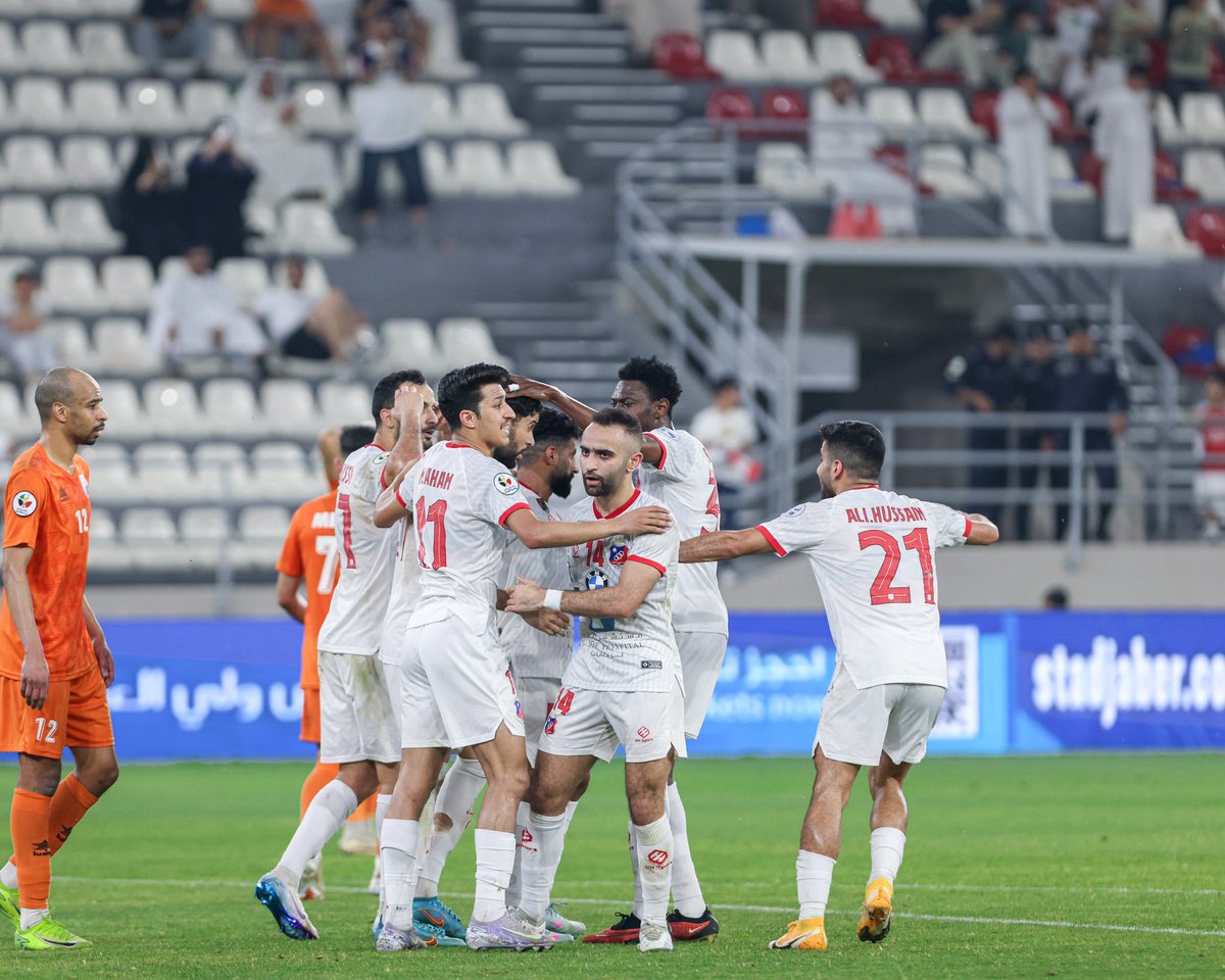 kuwaitclub's tweet photo. 📸

#كأس_ولي_العهد
📍 نصف النهائي 

الكـويت 4
كاظمـة 2

• مقتطفات من المباراة 
.
#نادي_الكويت 
#Kuwaitclub https://t.co/0ueFUboqll