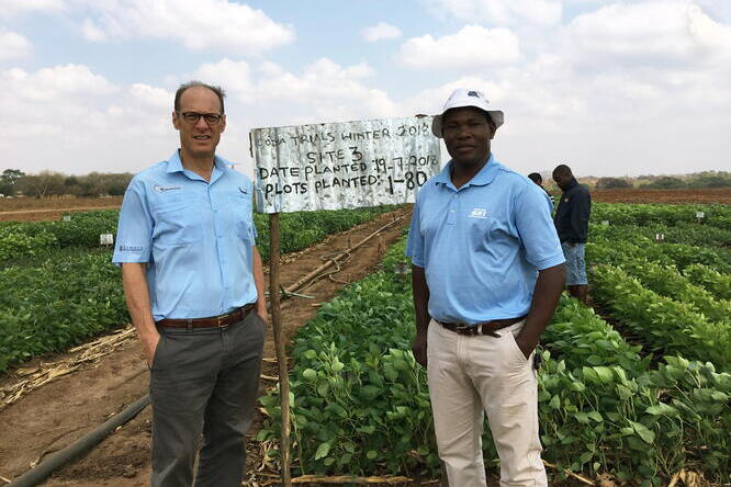 Good news🎉 <a href="/tropicalsoylab/">Soybean Innovation Lab</a> received $1M &amp; a year's reprieve via <a href="/FoundersPledge/">Founders Pledge</a>. USAID's shutdown nearly ended 12 years of African soybean progress. Federal funding is needed to fully restore the project, but we're grateful to continue this critical work.
aces.illinois.edu/news/1m-gift-k…