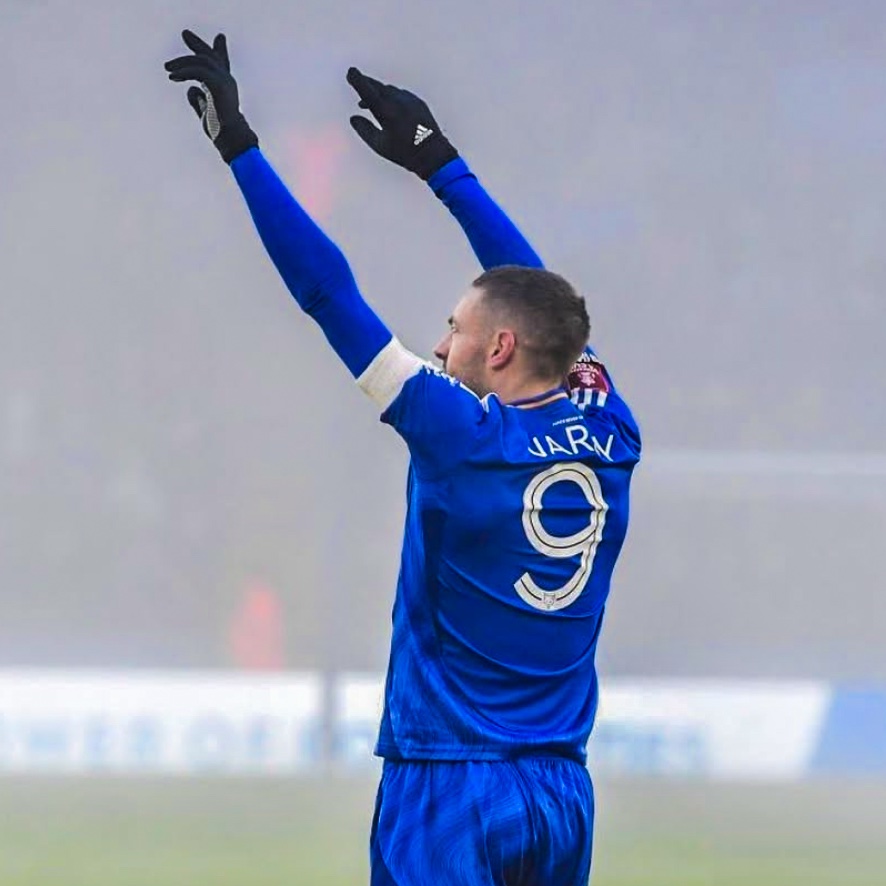 eurofootcom's tweet photo. 🚨🏴󠁧󠁢󠁥󠁮󠁧󠁿 Jamie Vardy (38) does NOT want to play for a Championship club next season. ❌⛔️

He still believes he can play for a Premier League team, reports @SkySportsNews. ✅ https://t.co/Fo51t3K9zk
