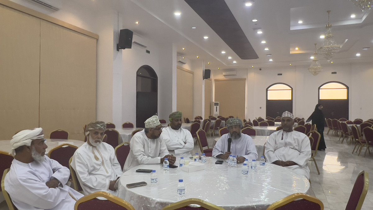 اجتماعي اليوم مع أعضاء <a href="/ihsaan_sb/">فرع جمعية إحسان محافظة جنوب الباطنة</a>  بولايات #نخل #وادي_المعاول #بركاء .

القائد الحقيقي يصنع الفرق بتواصله المباشر مع فريقه.
الاستماع، الحوار، وتوحيد الجهود أساس نجاح أي عمل جماعي.
قوة الفريق تبدأ من قوة التواصل.